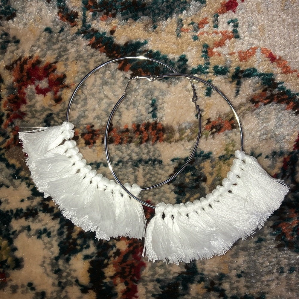 Hoop tasseled earnings